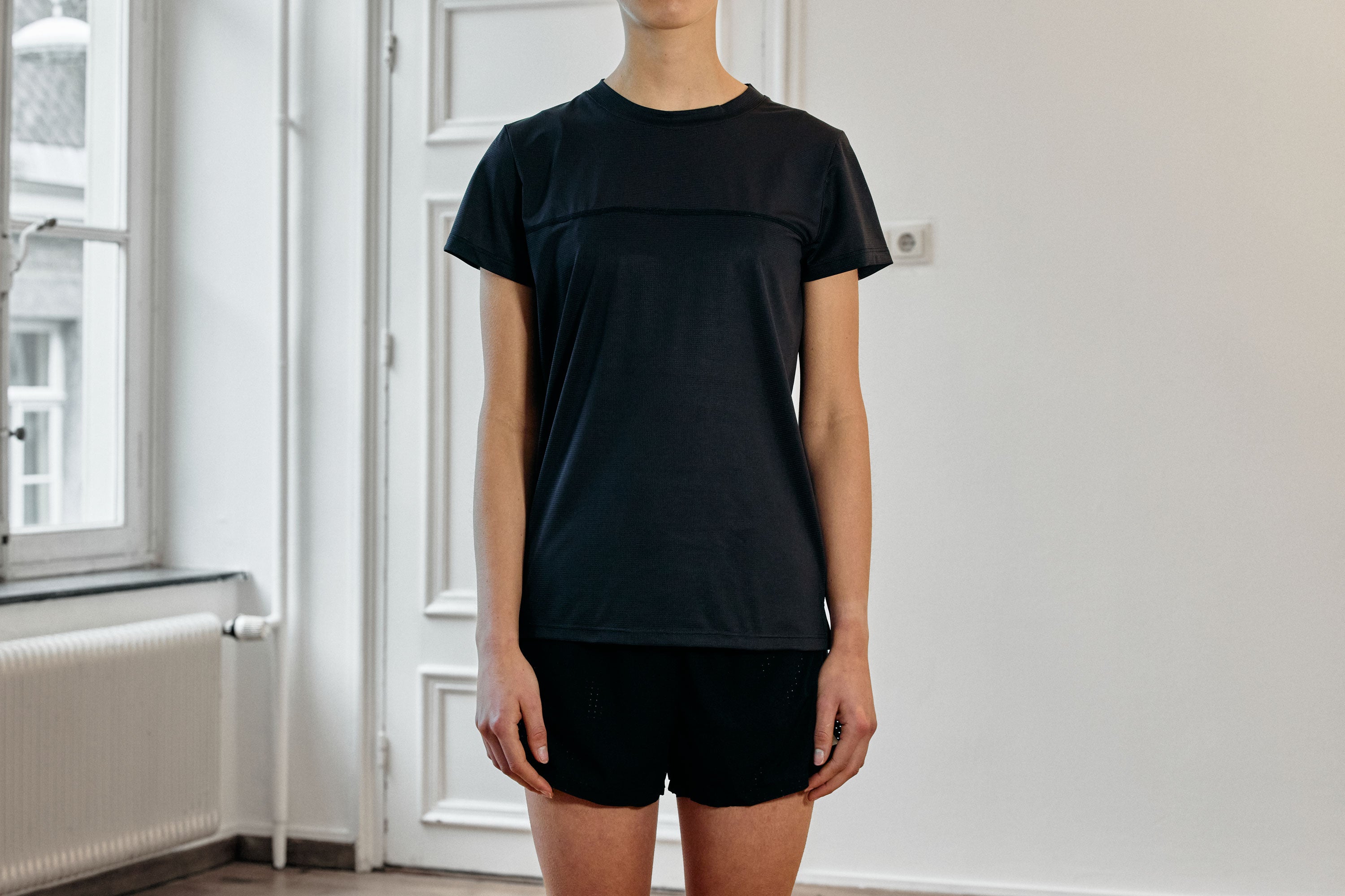 Women's MELBOURNE Run Tee / Washed Black