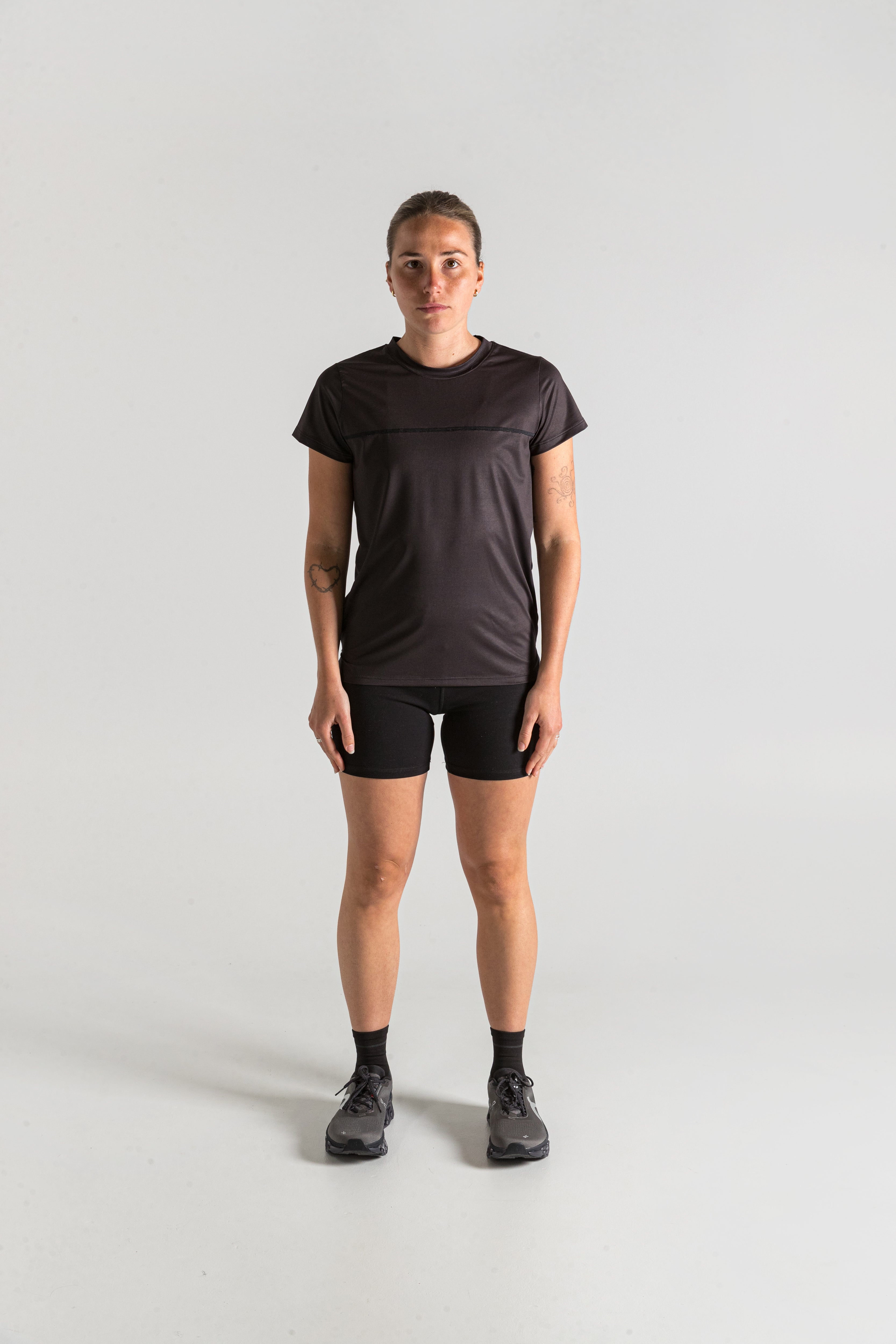 Women's Run Tee / Washed Black