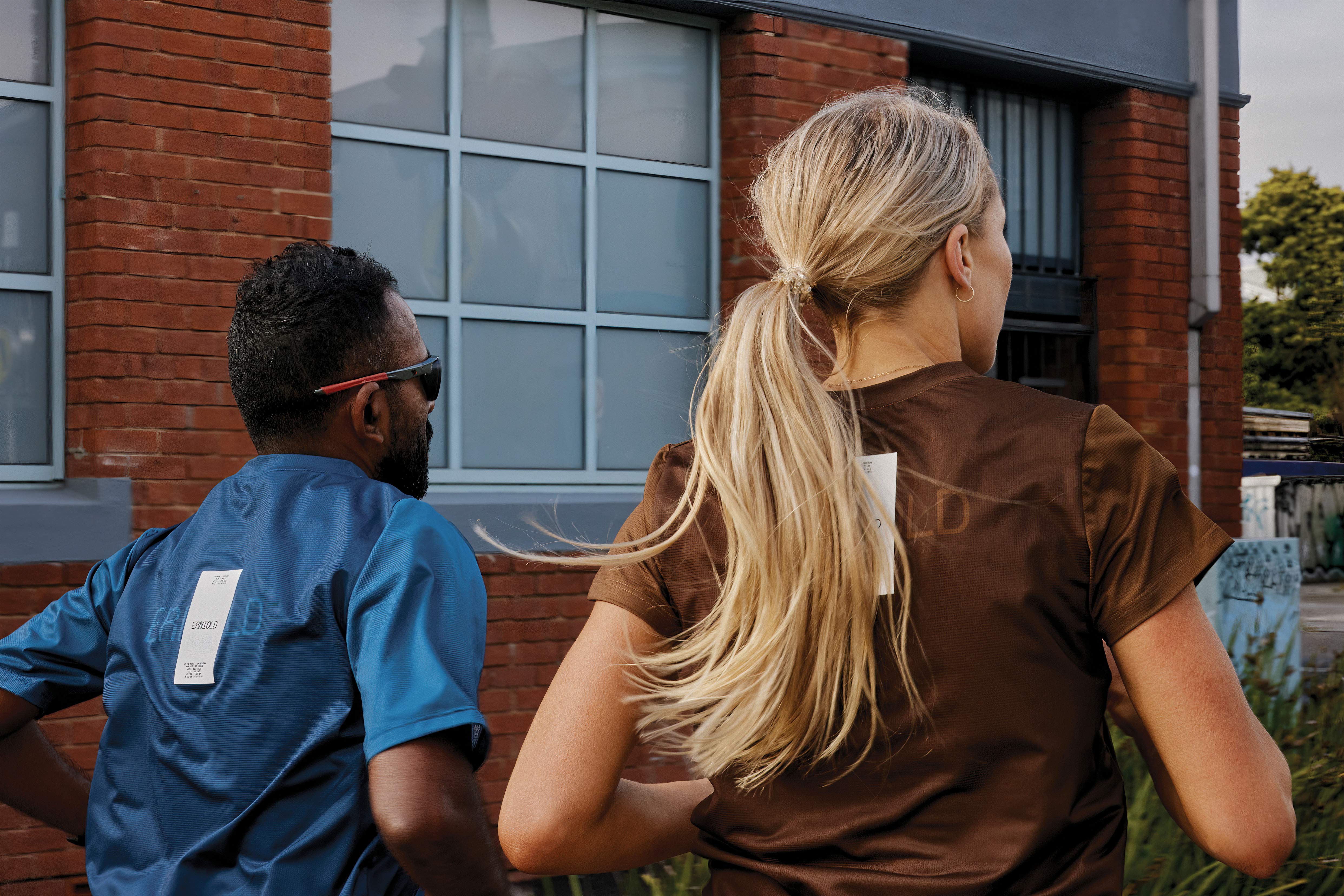 Women's Run Tee / Mud
